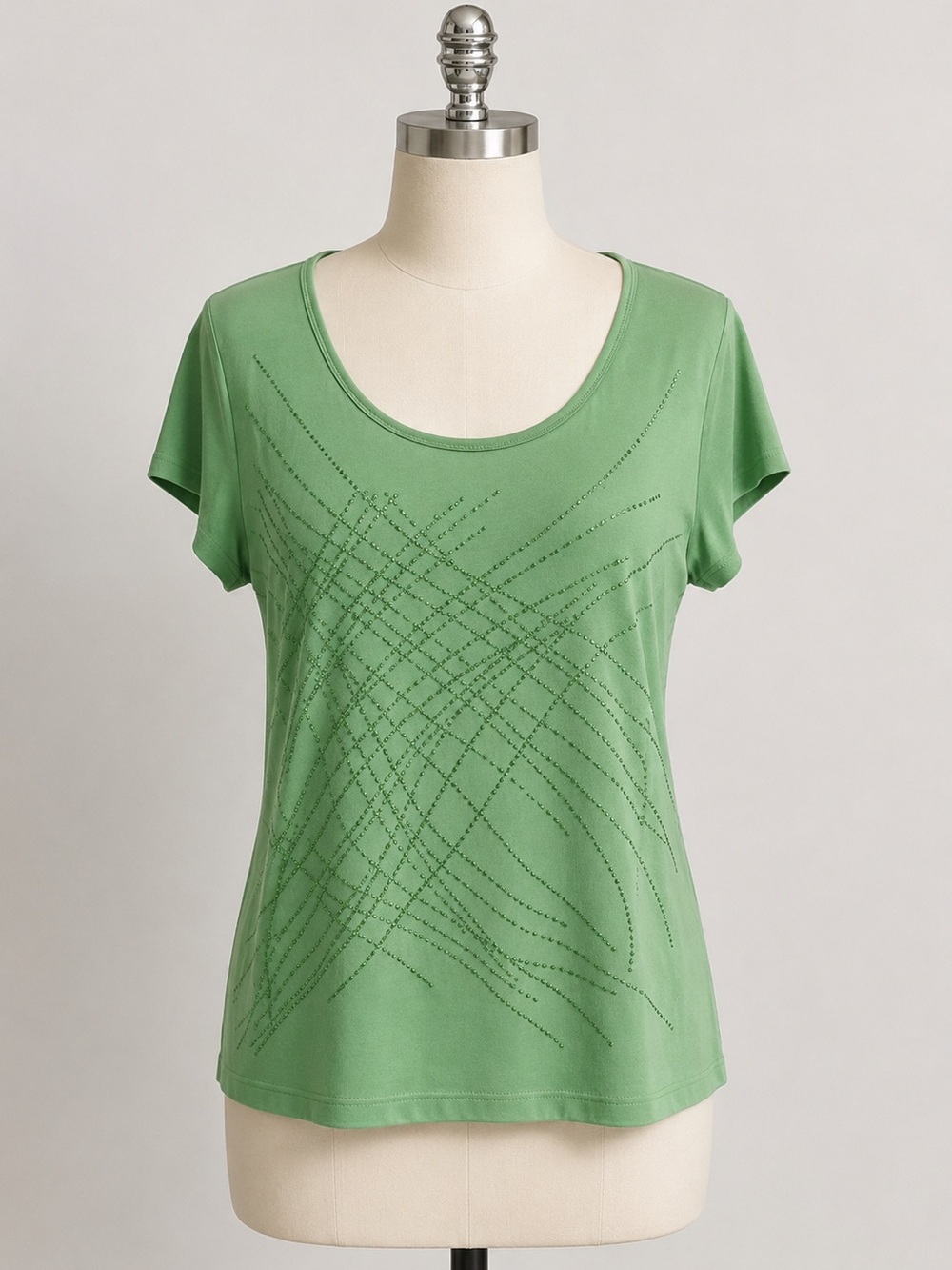 Green Scoop Neck Short Sleeve Tee with Subtle Line Pattern